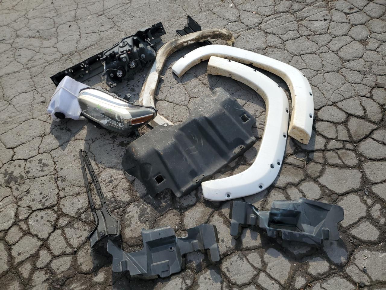 2017 Toyota Tacoma Double Cab VIN: 5TFCZ5AN9HX088351 Lot: 81701575