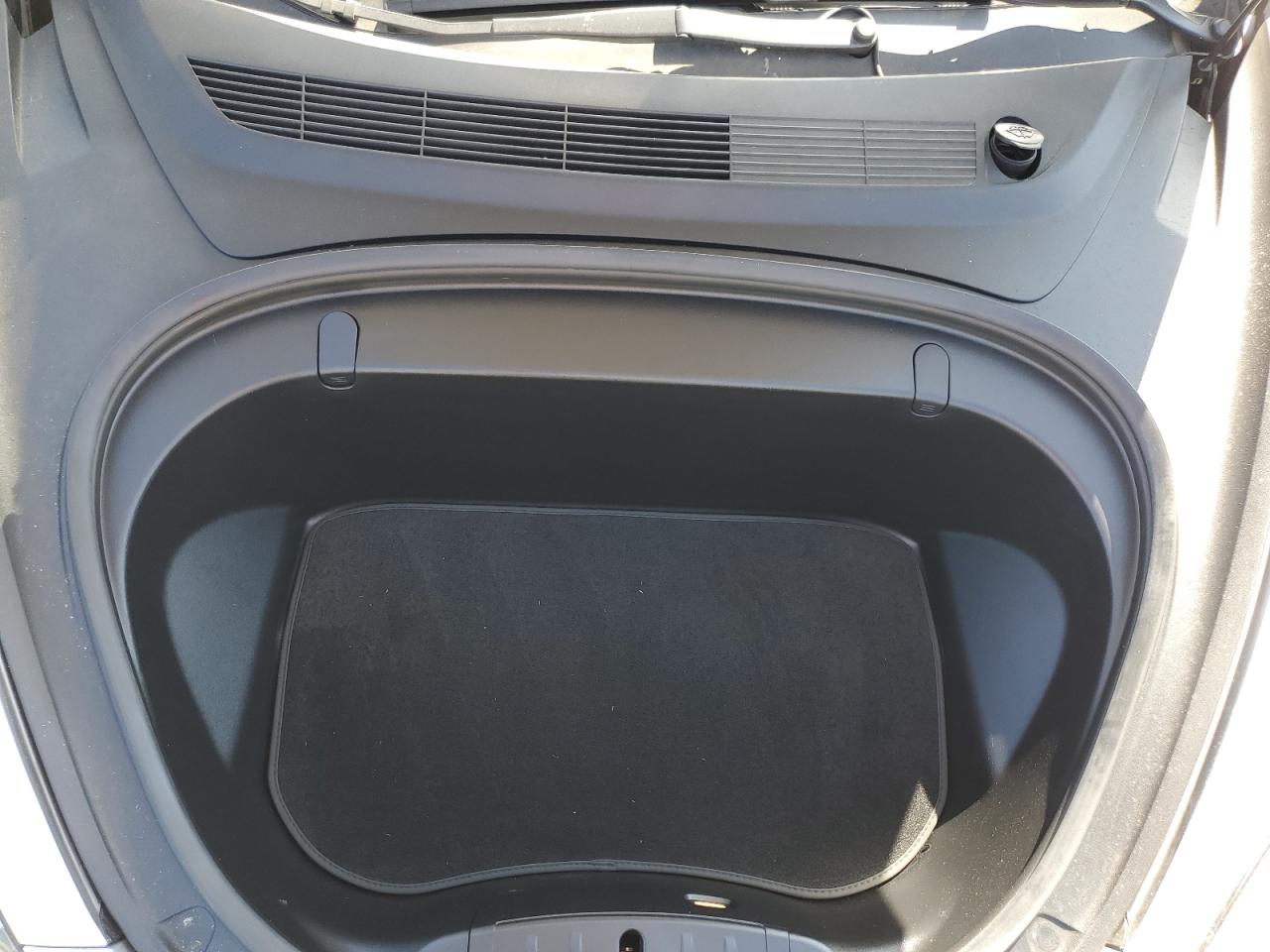 2018 Tesla Model 3 VIN: 5YJ3E1EA3JF061061 Lot: 81924505