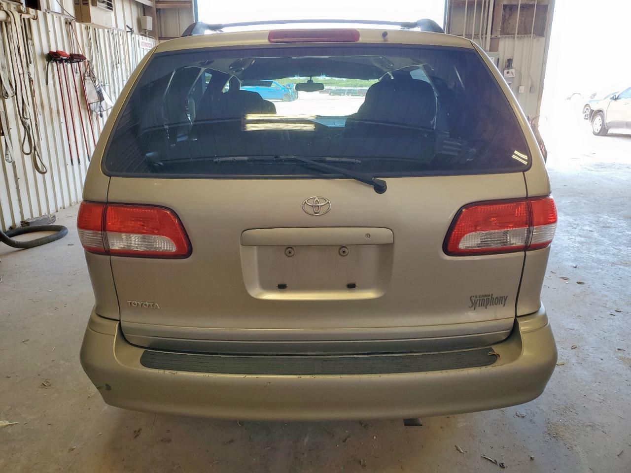 2002 Toyota Sienna Le VIN: 4T3ZF13C62U436741 Lot: 71848045