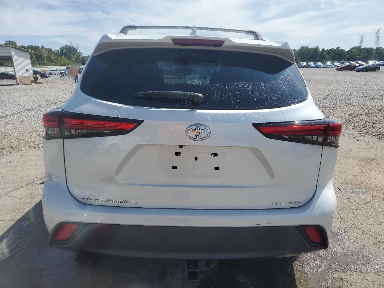 2022 Toyota Highlander Xle VIN: 5TDGZRBH0NS581323 Lot: 71309875