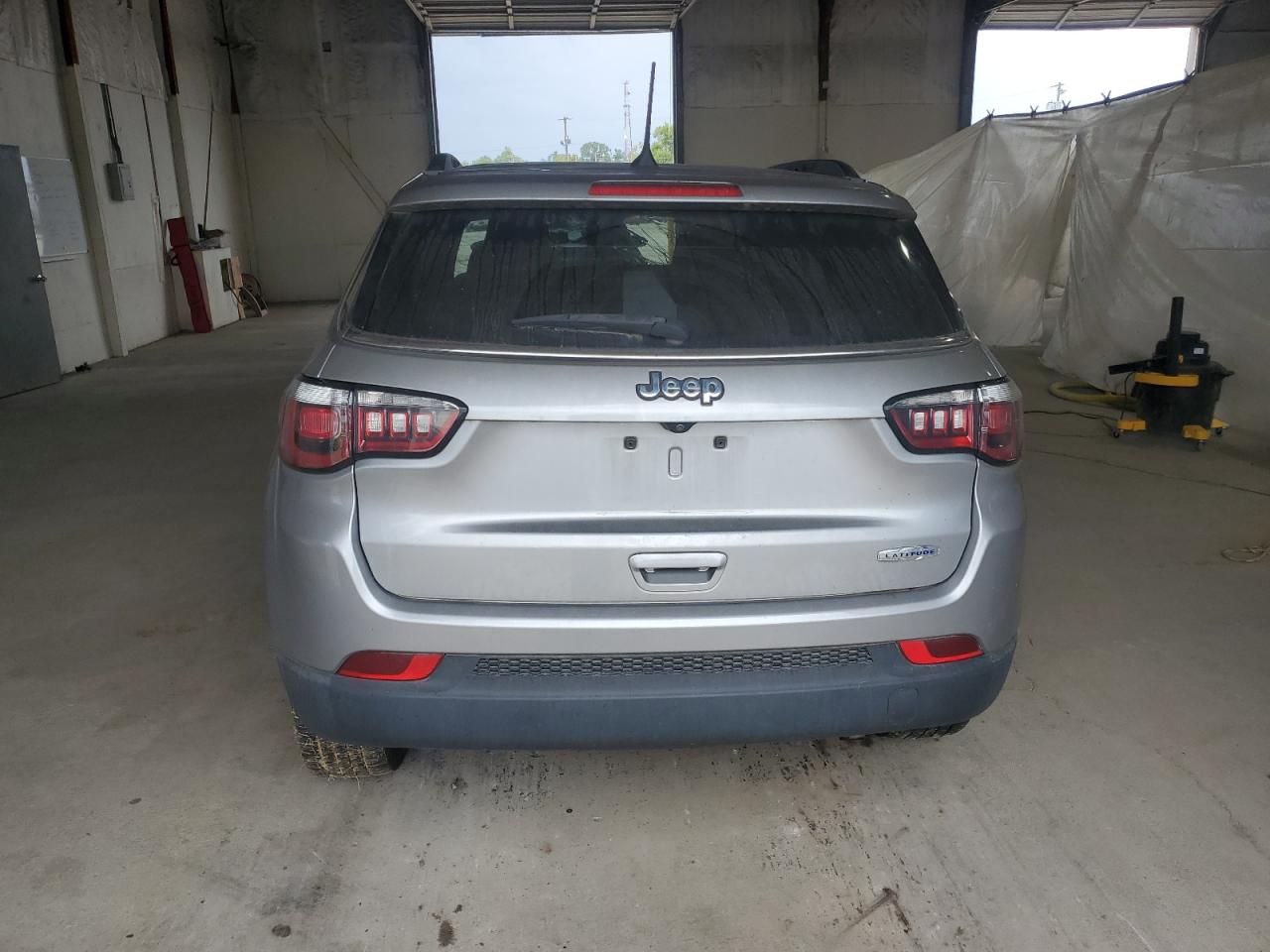 2018 Jeep Compass Latitude VIN: 3C4NJCBBXJT462220 Lot: 70571625
