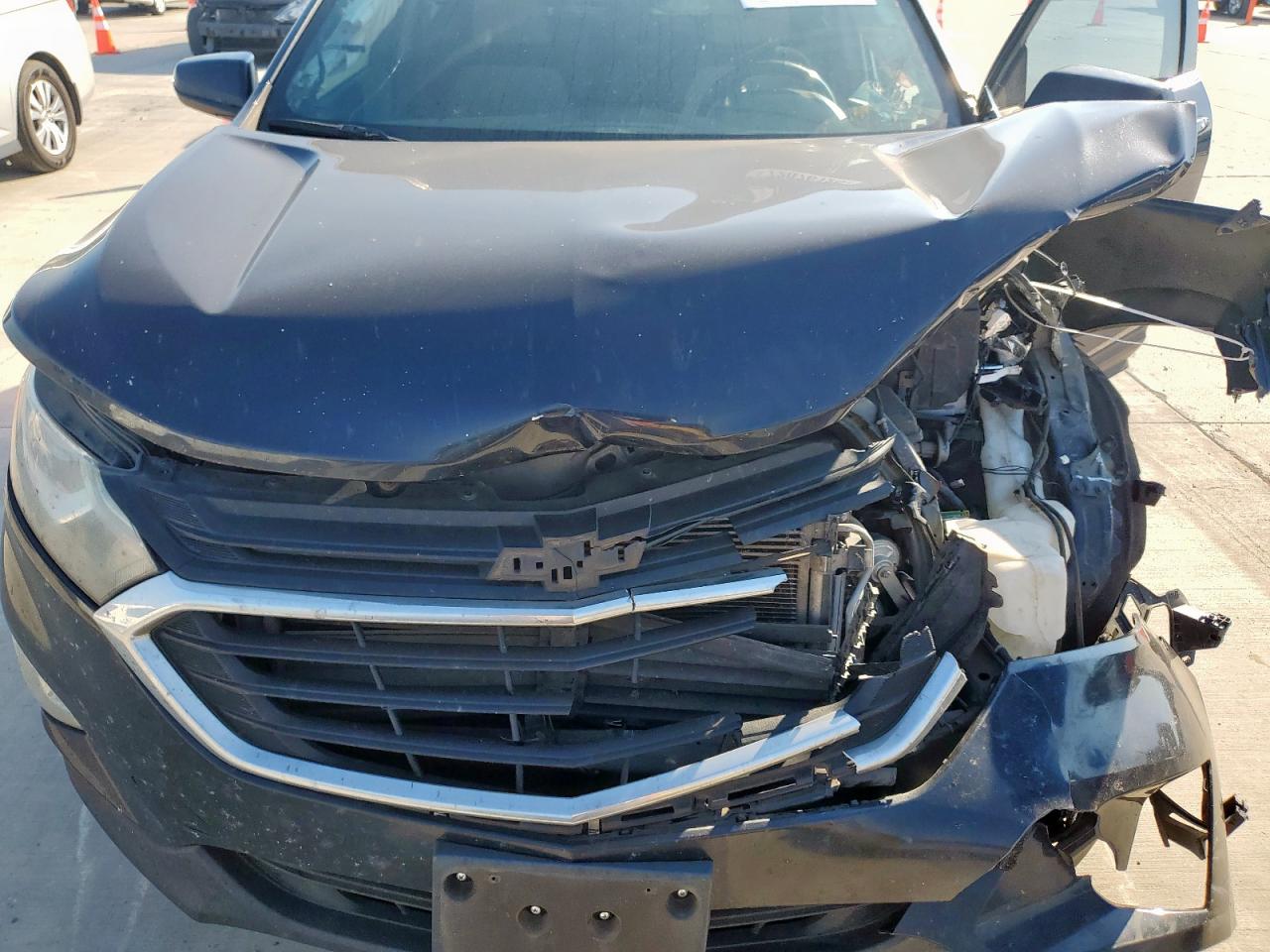 2020 Chevrolet Equinox Lt VIN: 3GNAXKEV1LS573056 Lot: 72076125