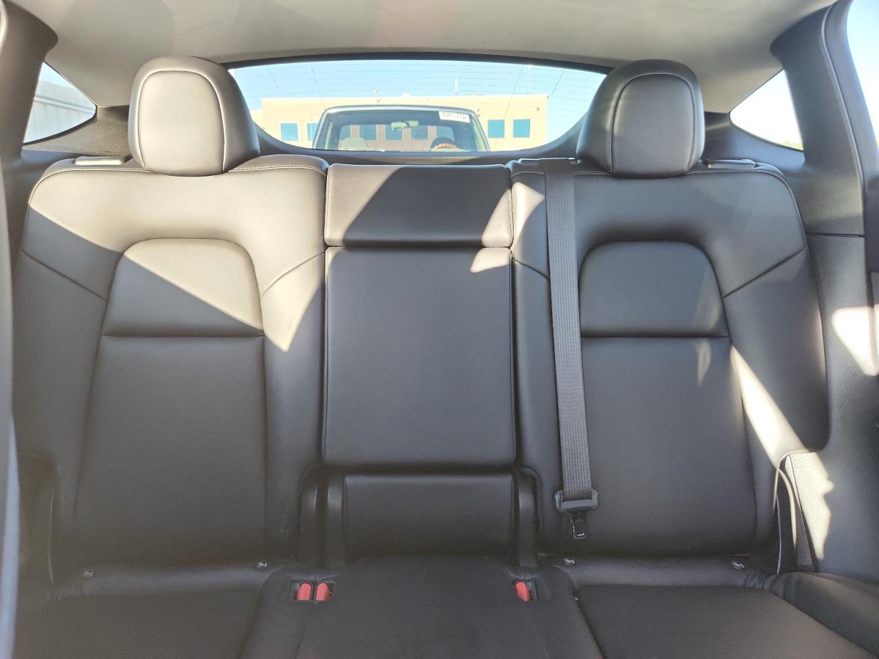 2021 Tesla Model Y VIN: 5YJYGDEE5MF285313 Lot: 84194095