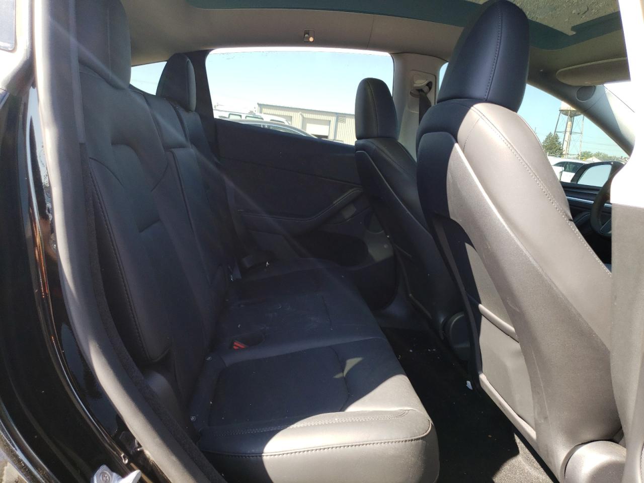 2024 Tesla Model Y VIN: 7SAYGDEE0RA300114 Lot: 84018795