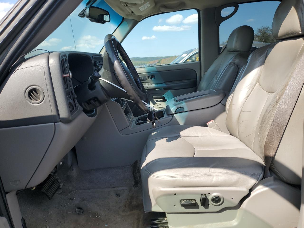 2003 Chevrolet Tahoe K1500 VIN: 1GNEK13ZX3R223136 Lot: 81438505