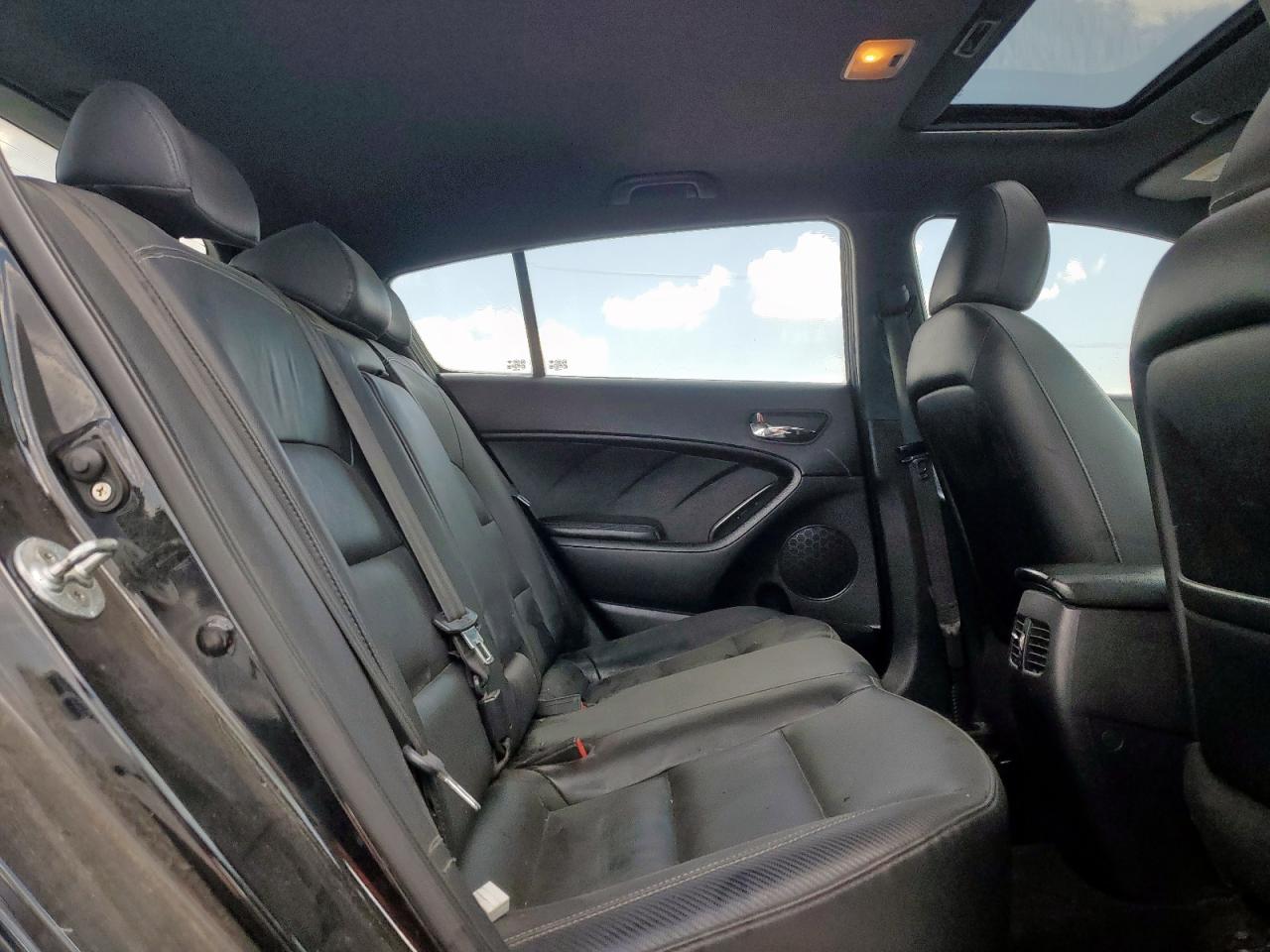 2016 Kia Forte Sx VIN: KNAFZ5A31G5560156 Lot: 84635155