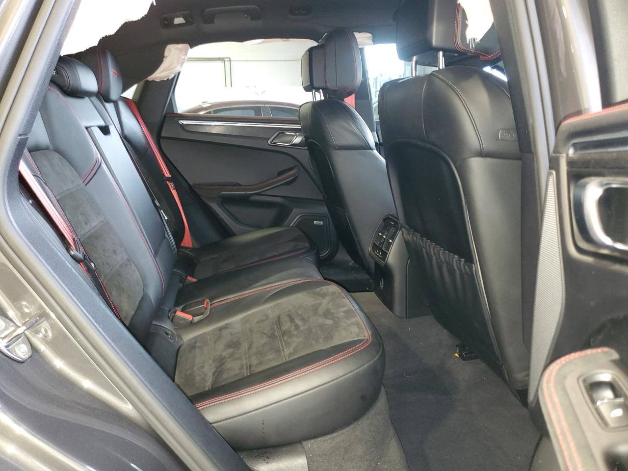 2018 Porsche Macan Gts VIN: WP1AG2A56JLB65541 Lot: 81040225