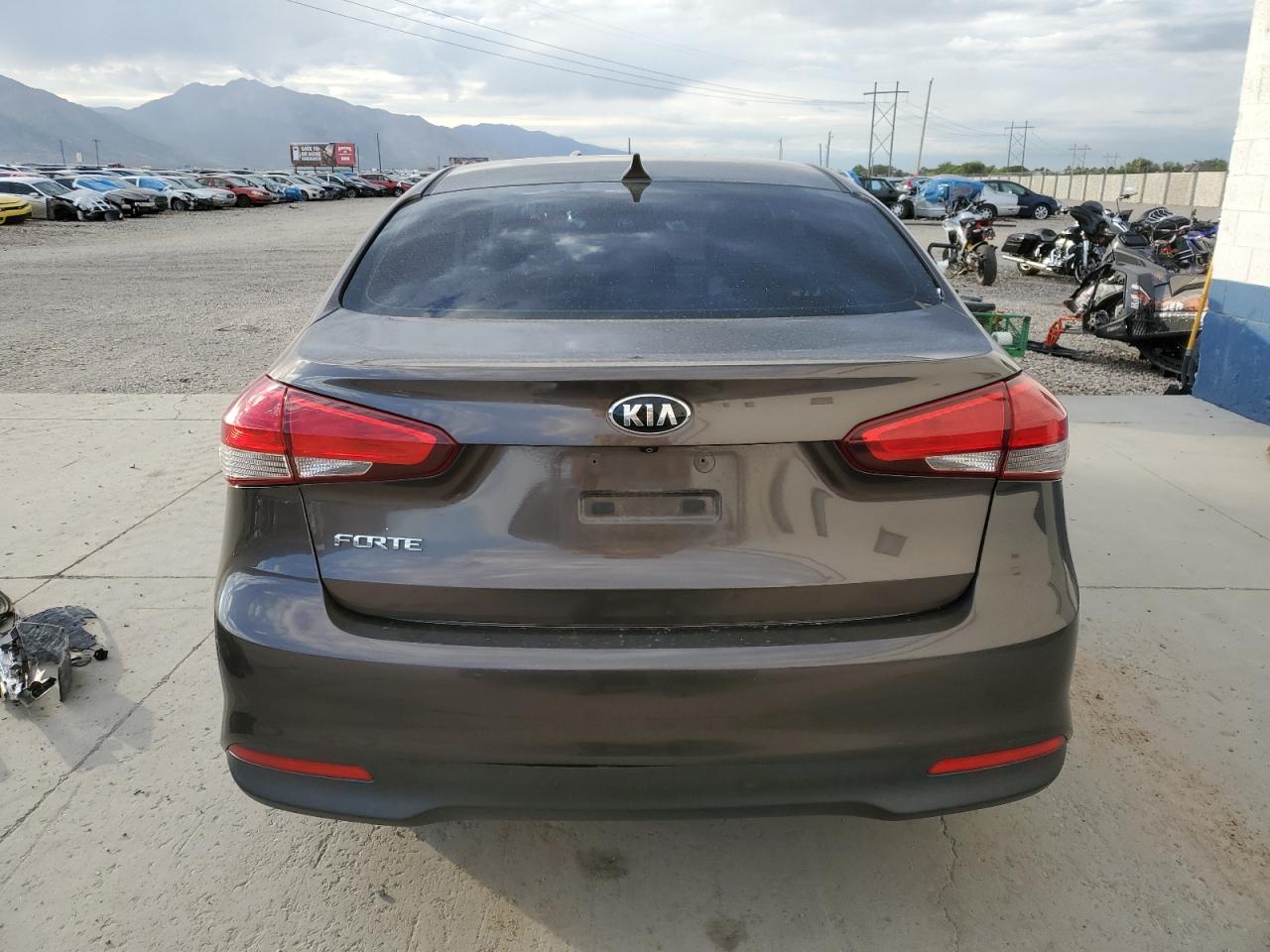 2017 Kia Forte Lx VIN: 3KPFL4A75HE144991 Lot: 83876935