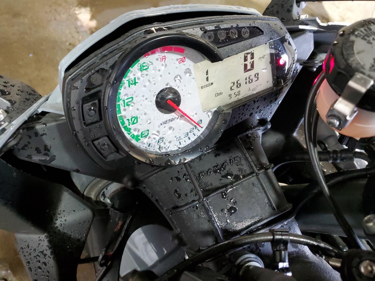 2011 Kawasaki Zx600 R VIN: JKAZX4R17BA028049 Lot: 71422905