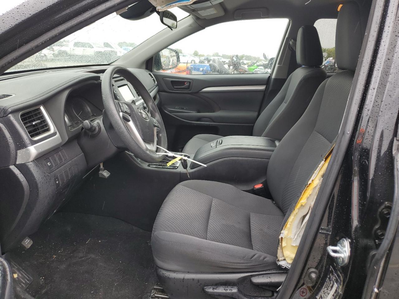 2017 Toyota Highlander Le VIN: 5TDBZRFH9HS413950 Lot: 82098185