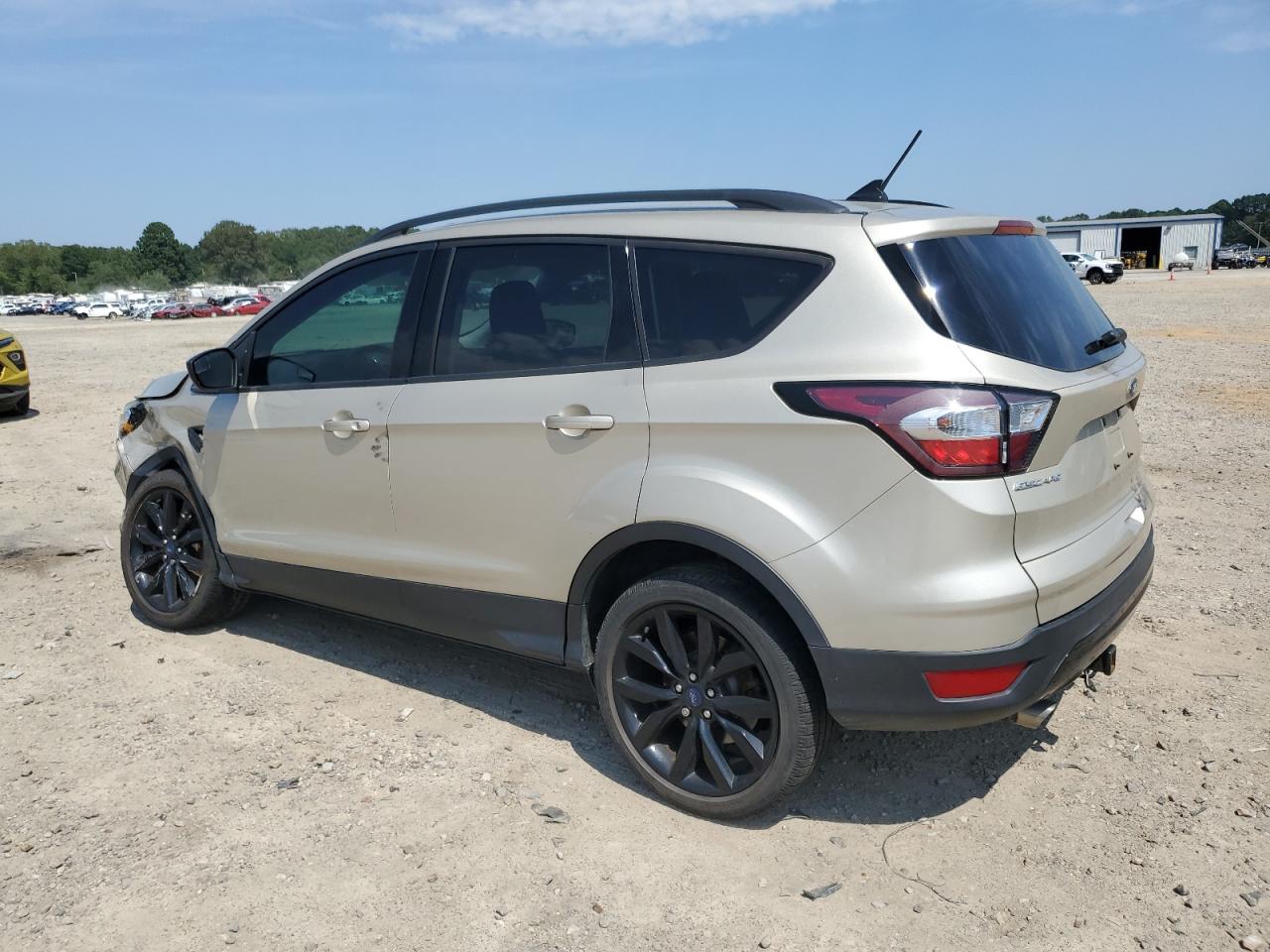 2018 Ford Escape Se beige null gas 1FMCU9GD1JUA29947 photo #3