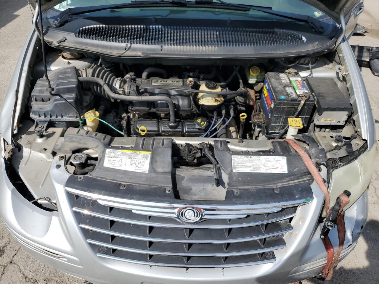 2005 Chrysler Town & Country Touring VIN: 2C4GP54L25R132105 Lot: 70004835
