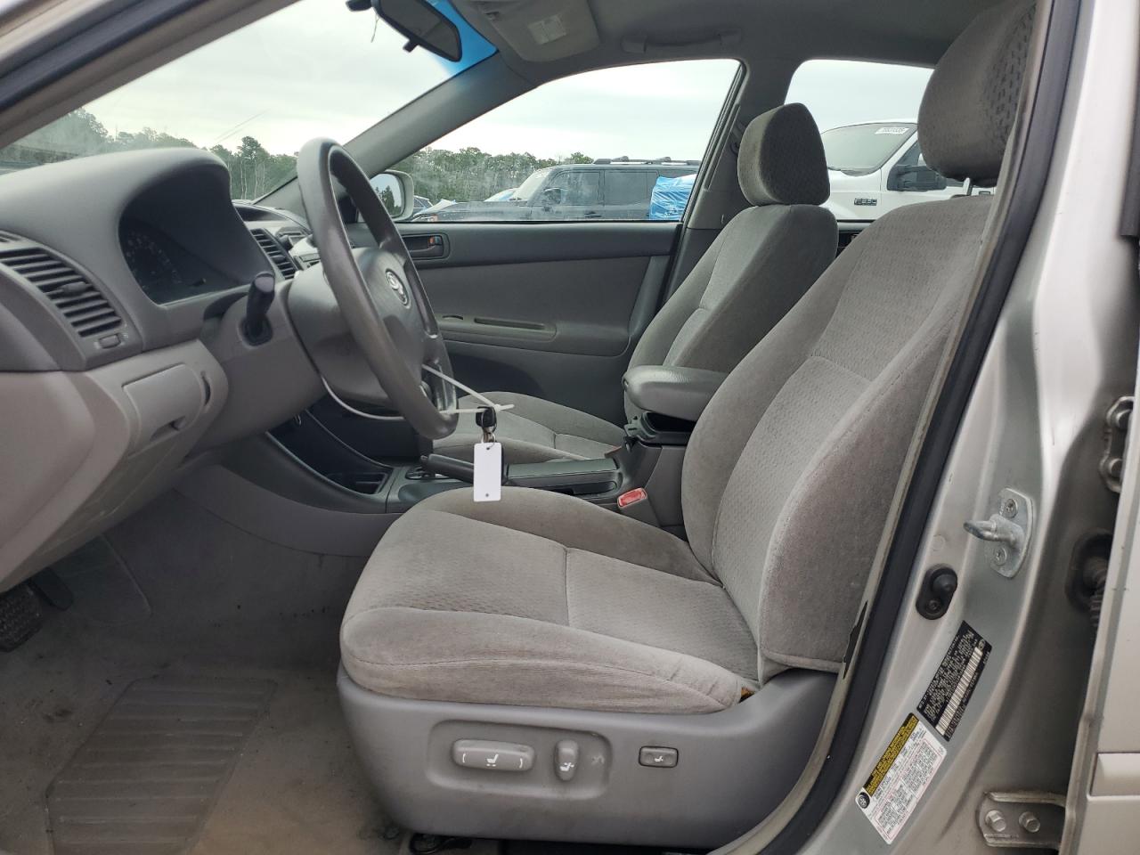 2004 Toyota Camry Le VIN: 4T1BE32K24U816888 Lot: 70691535