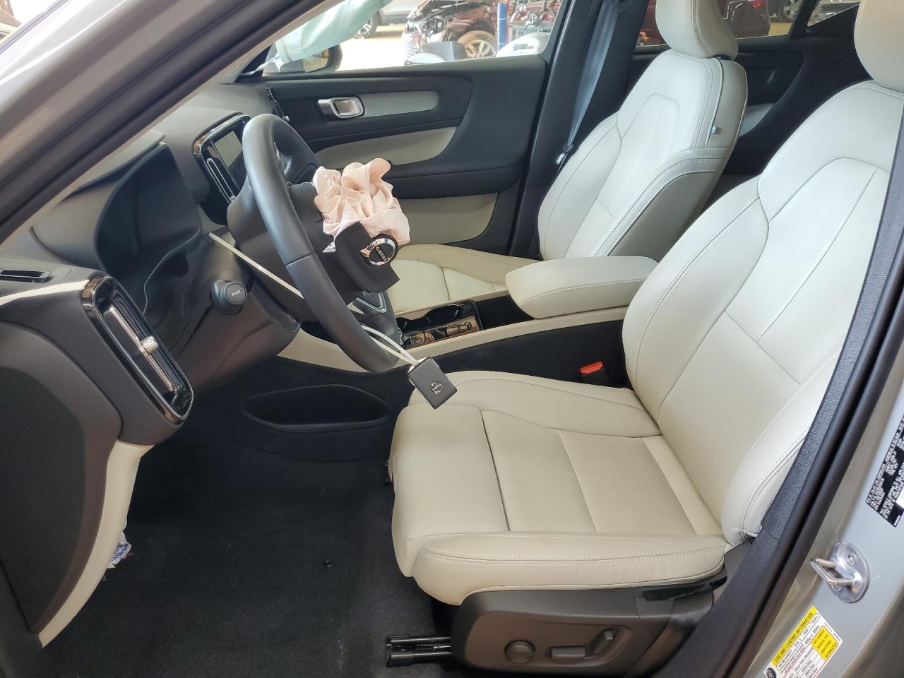 2024 Volvo Xc40 Plus VIN: YV4L12UE9R2235135 Lot: 80835505