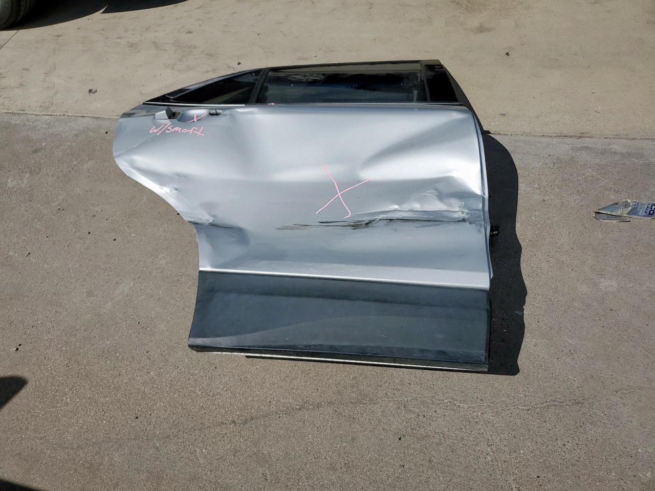 2018 Chevrolet Equinox Lt VIN: 2GNAXJEV0J6232933 Lot: 81467305