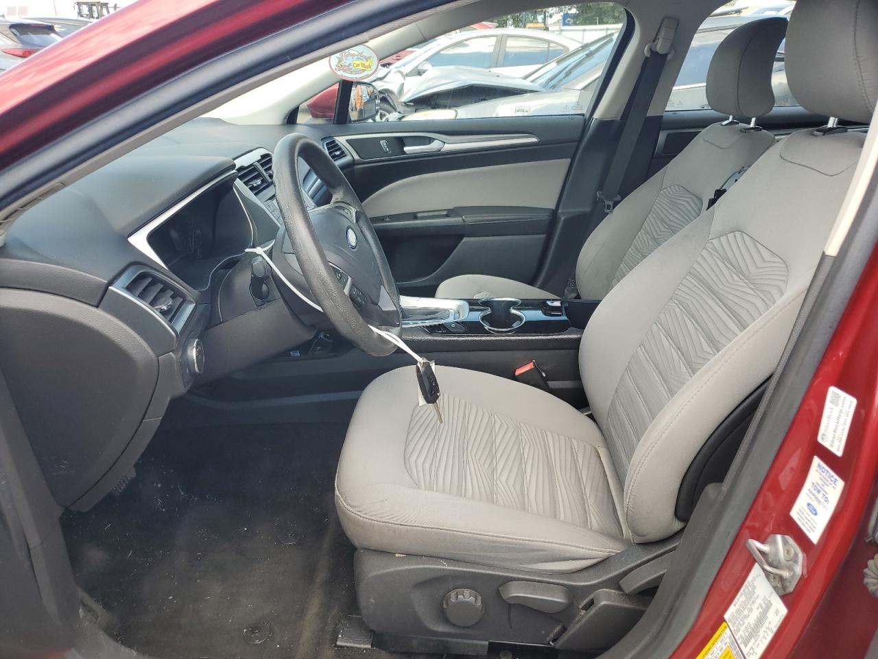 2016 Ford Fusion S VIN: 3FA6P0G71GR325555 Lot: 81261765