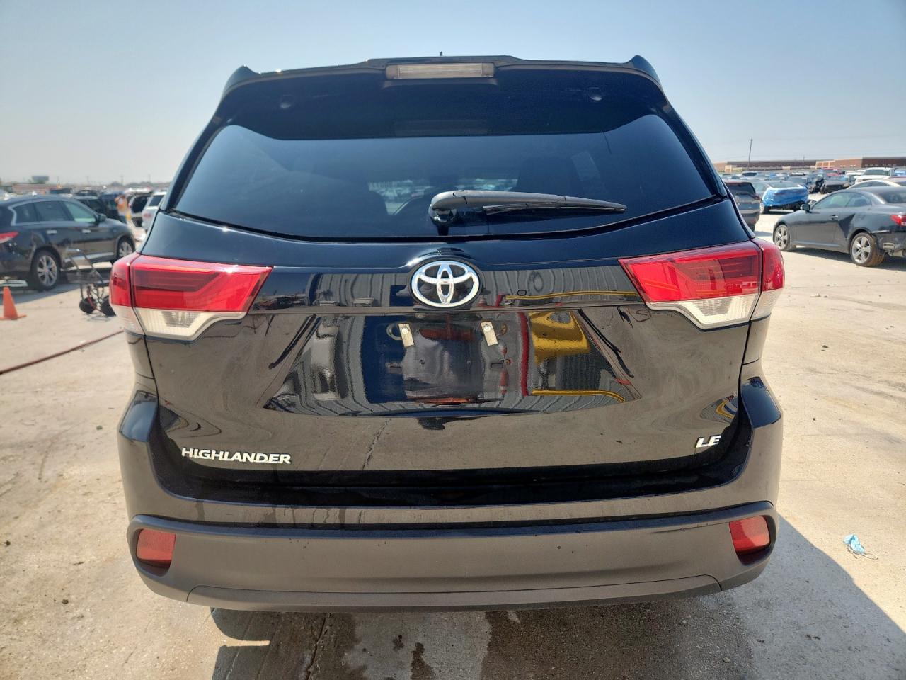 2019 Toyota Highlander Le VIN: 5TDZZRFH7KS300357 Lot: 80077125