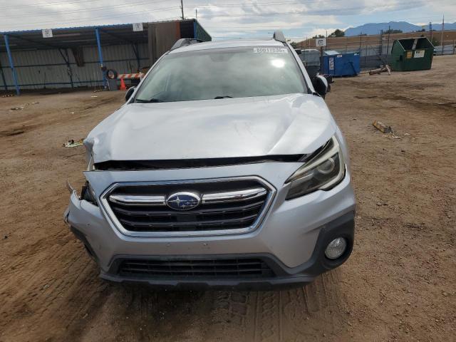  SUBARU OUTBACK 2019 Srebrny