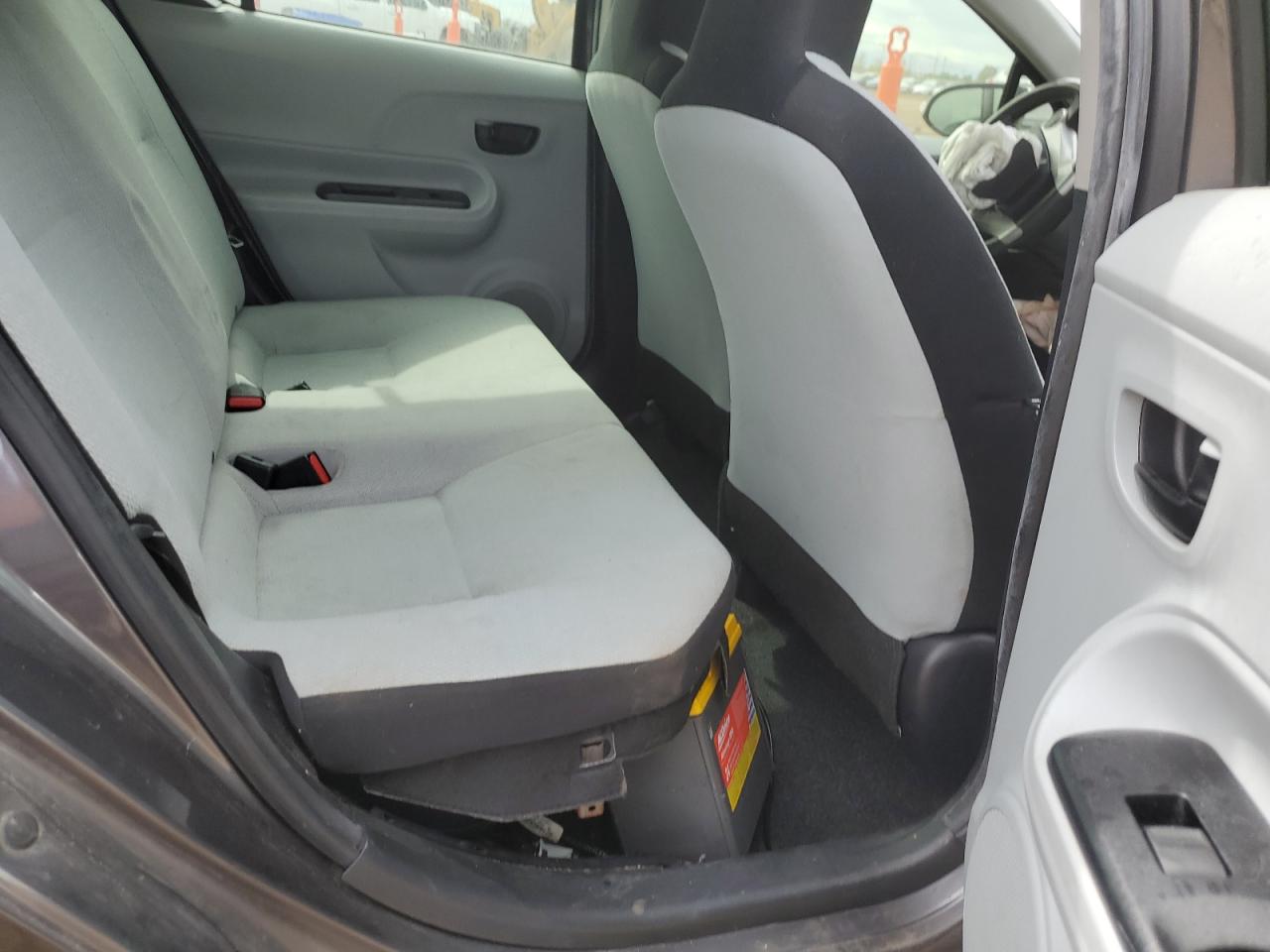 2013 Toyota Prius C VIN: JTDKDTB32D1043051 Lot: 82103875