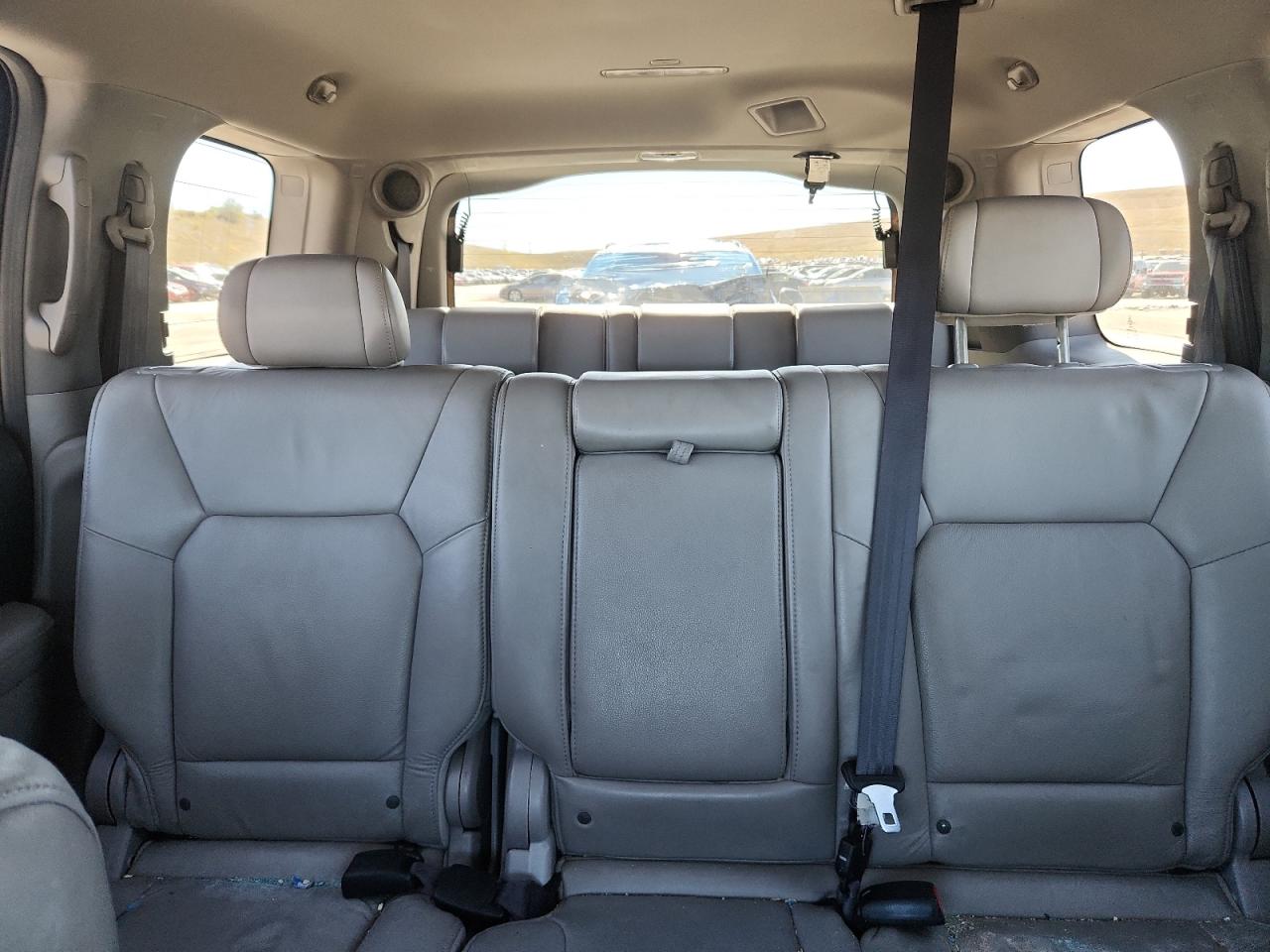 2011 Honda Pilot Exln VIN: 5FNYF4H78BB010399 Lot: 71929095