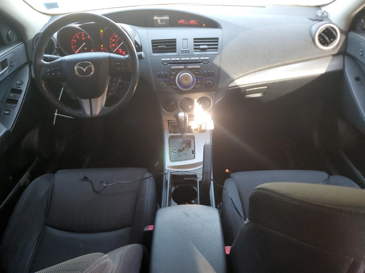 2010 Mazda 3 S VIN: JM1BL1H63A1137685 Lot: 80876005