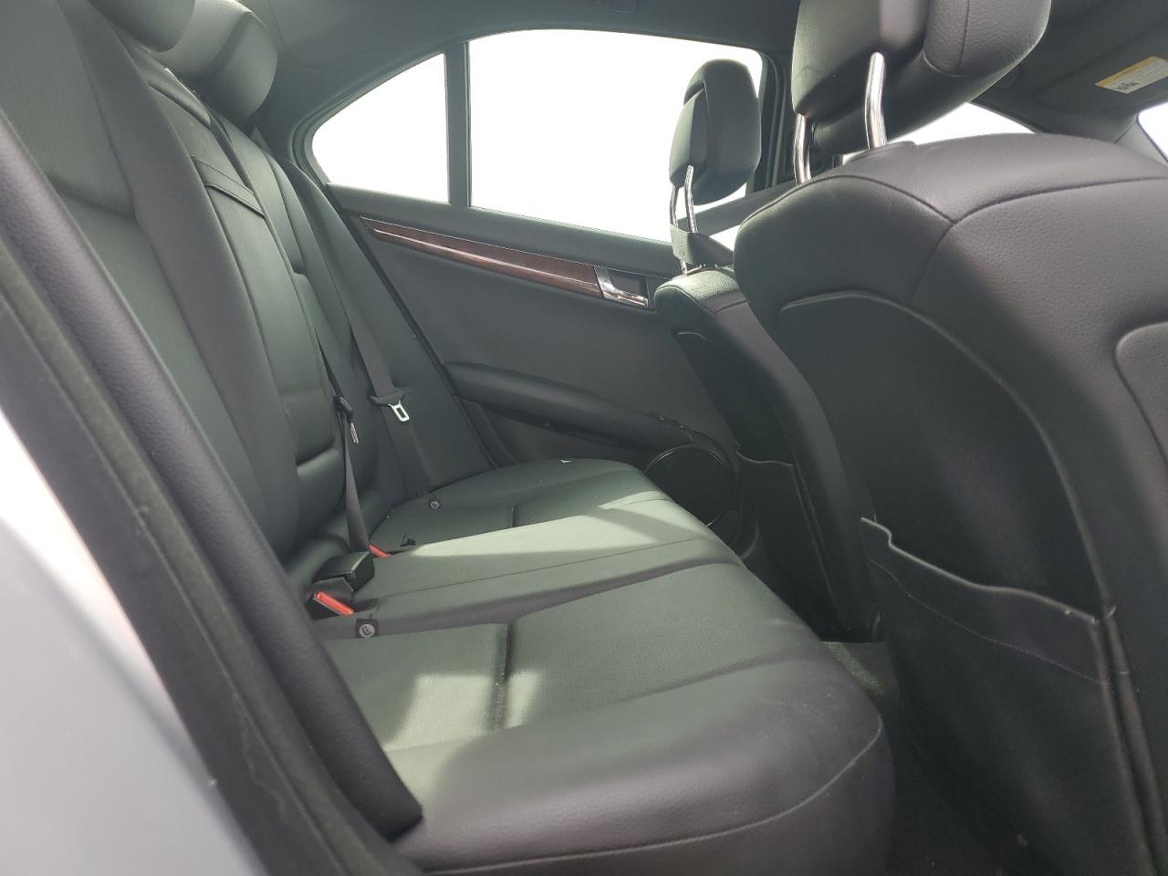 2011 Mercedes-Benz C 300 VIN: WDDGF5EB8BA483275 Lot: 83986595