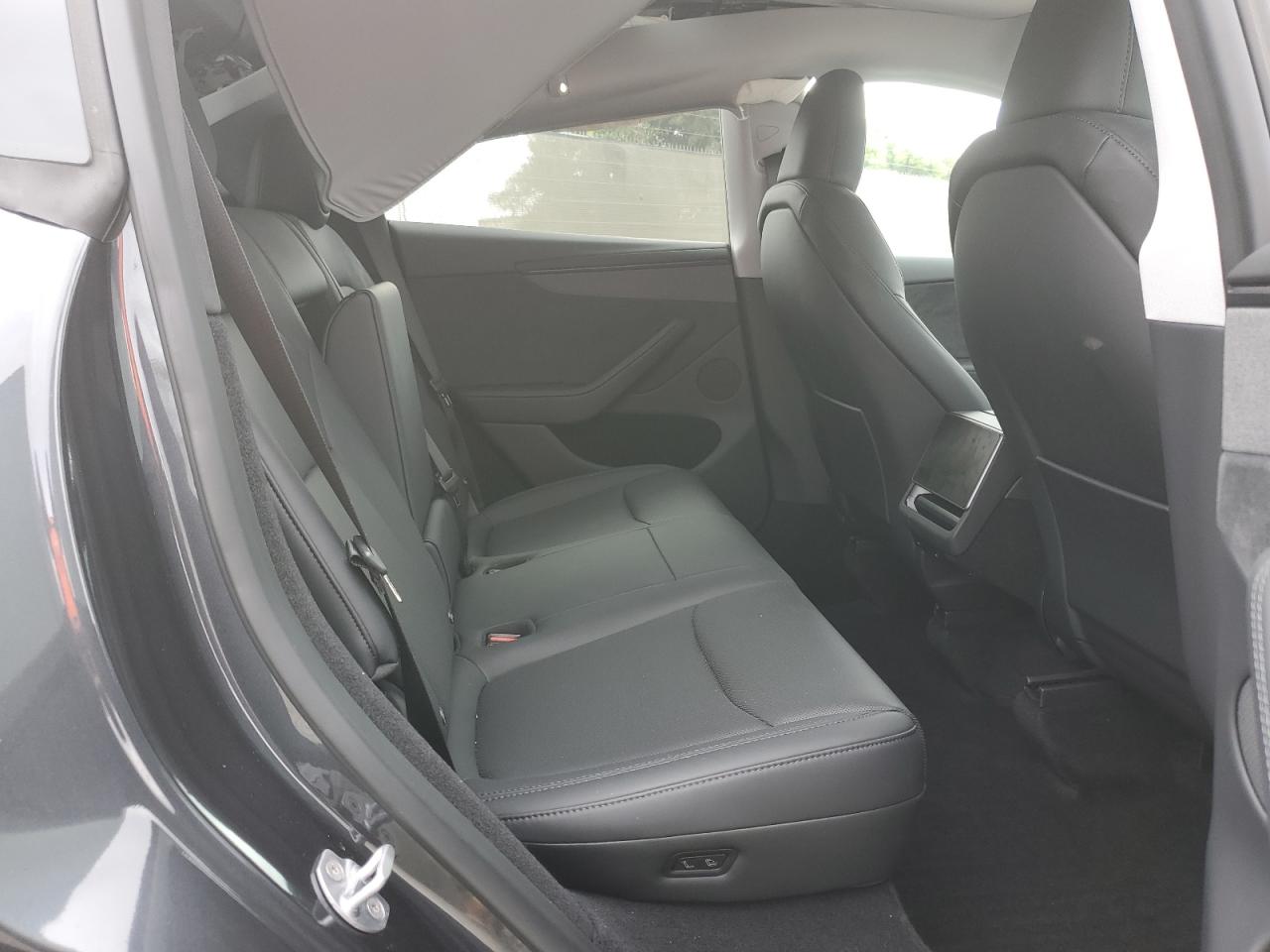 2026 Tesla Model Y VIN: 7SAYGDED5TF387106 Lot: 82029085