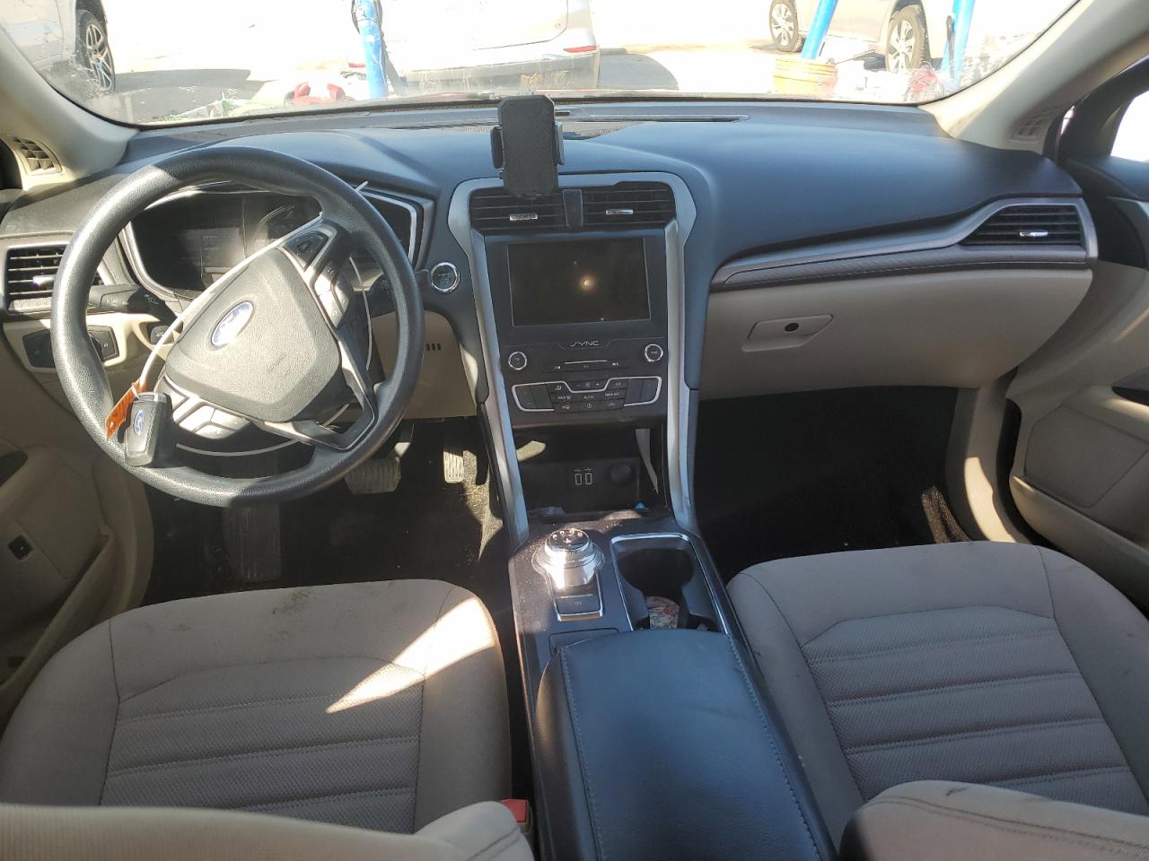 2019 Ford Fusion Se VIN: 3FA6P0LU0KR226746 Lot: 84206525