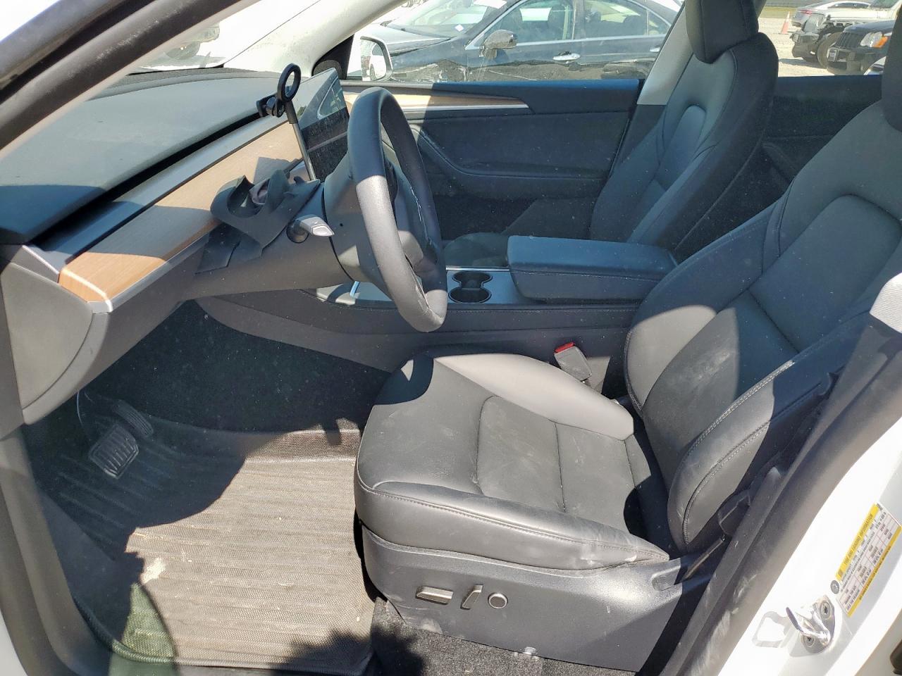 2024 Tesla Model Y VIN: 7SAYGDEE9RA289842 Lot: 82169115