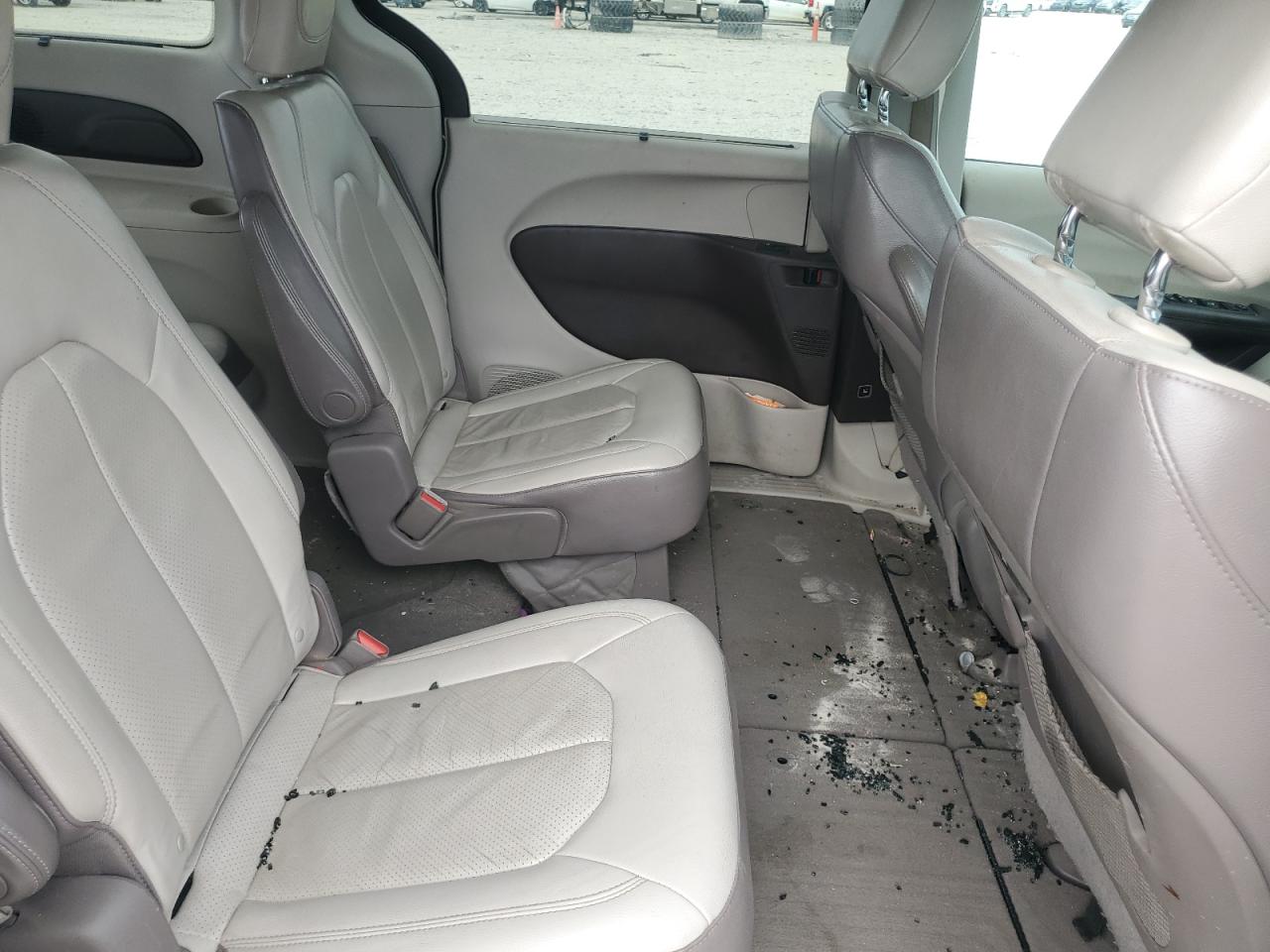 2018 Chrysler Pacifica Touring L VIN: 2C4RC1BG7JR233511 Lot: 71950245