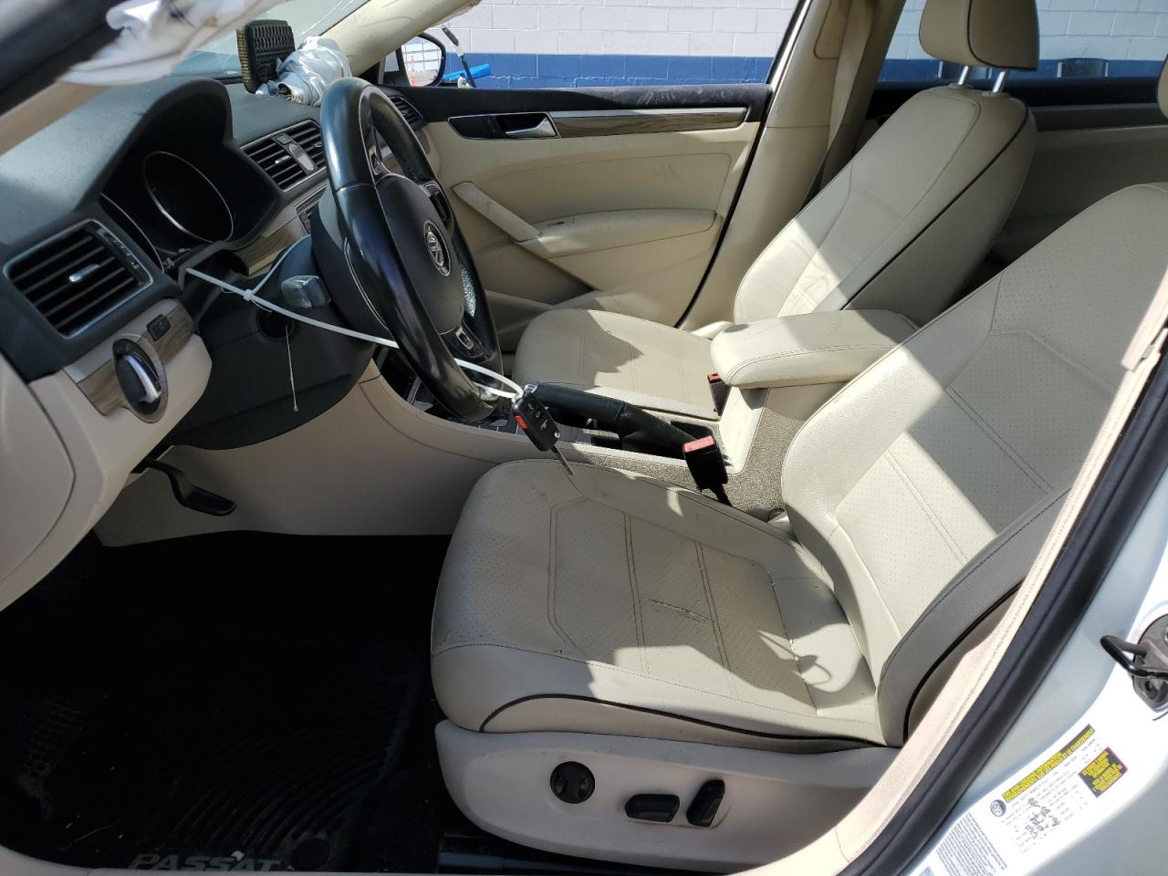 2016 Volkswagen Passat Se VIN: 1VWBT7A37GC042561 Lot: 81629445