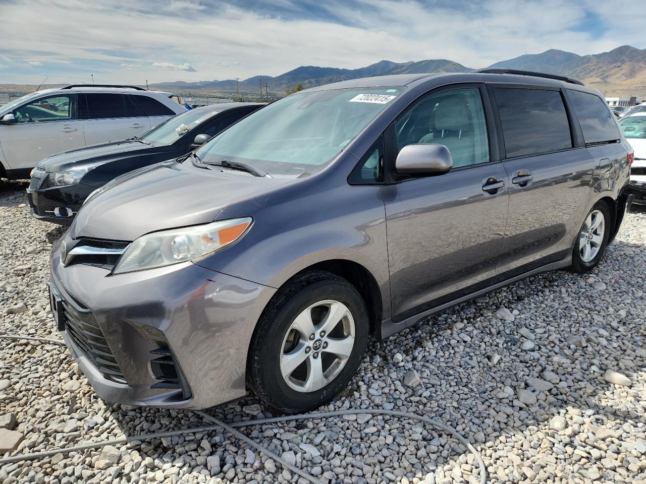 2018 Toyota Sienna Le grey null gas 5TDKZ3DC3JS920966 photo #1