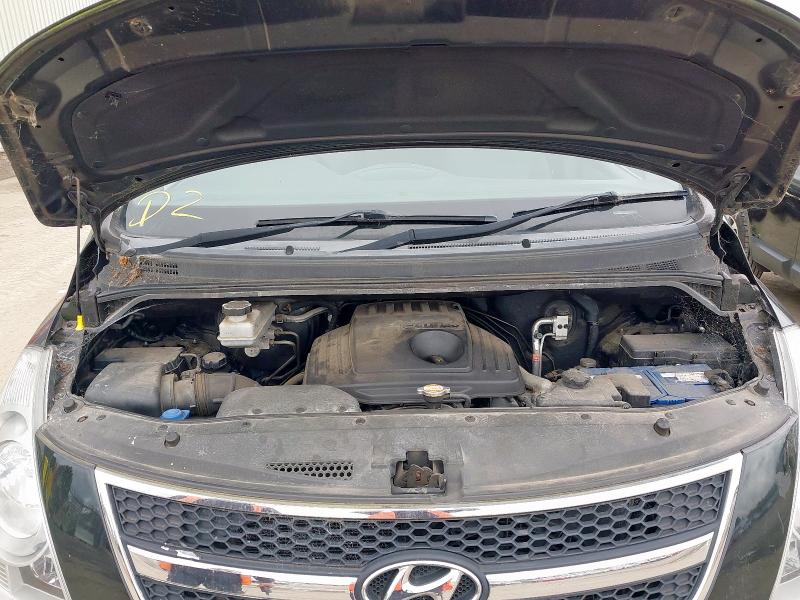 2010 HYUNDAI I800 STYLE CRDI 