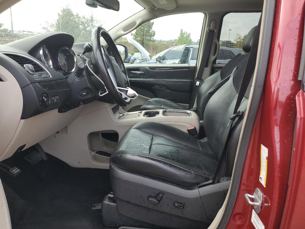 2011 Chrysler Town & Country Limited VIN: 2A4RR6DG5BR711980 Lot: 81845935