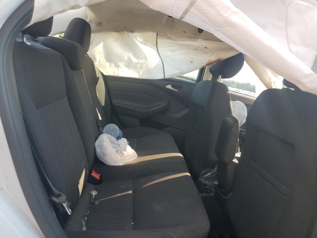 2017 Ford Focus Se VIN: 1FADP3F22HL315826 Lot: 81268005