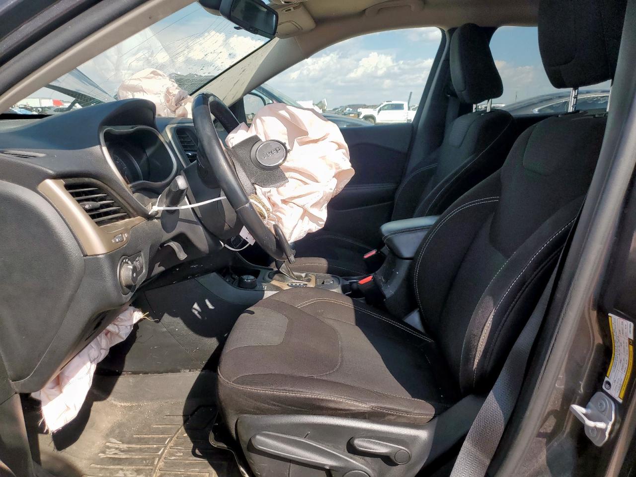 2016 Jeep Cherokee Latitude VIN: 1C4PJMCS6GW278554 Lot: 80801885