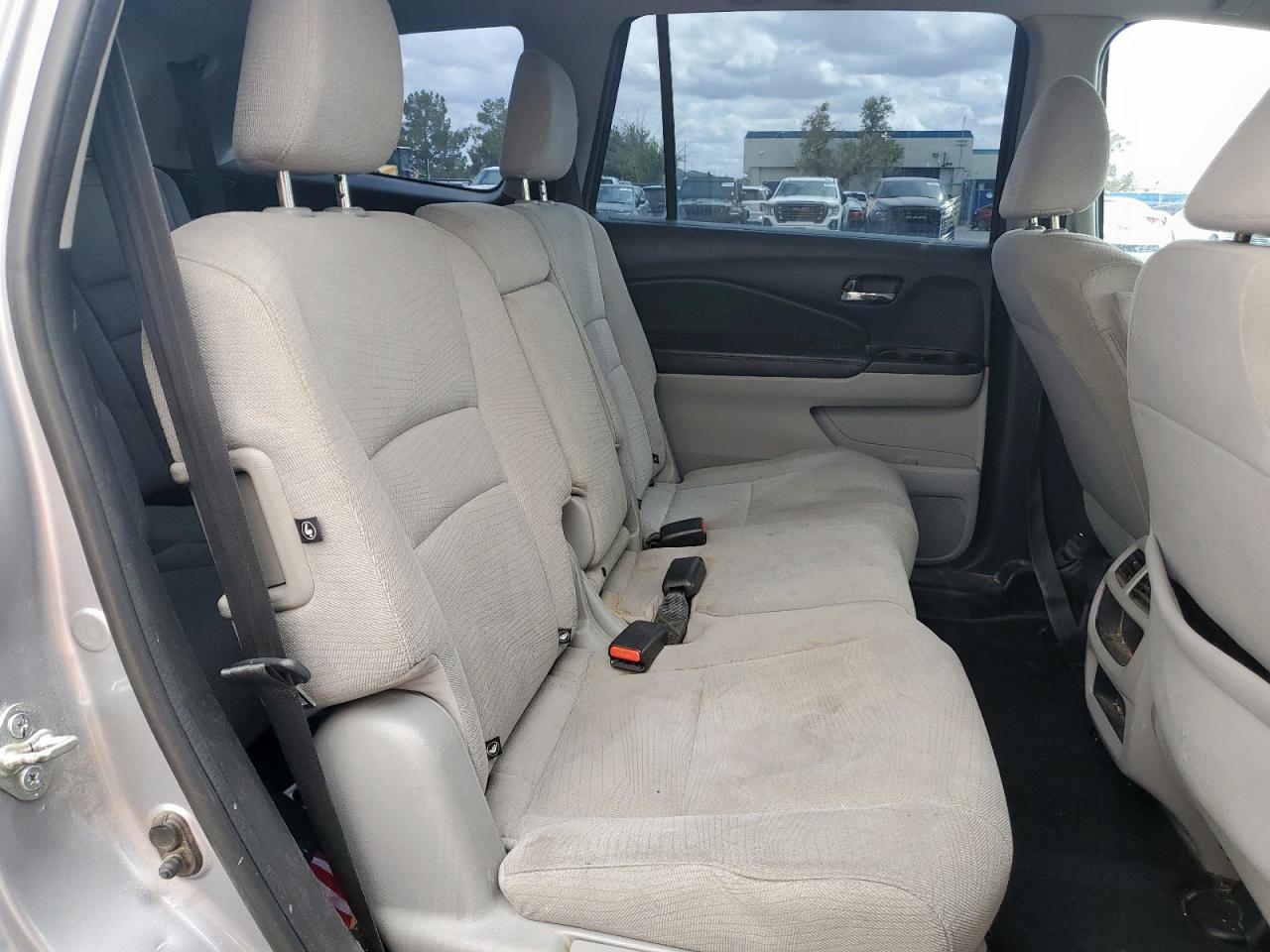 2017 Honda Pilot Lx VIN: 5FNYF6H16HB082878 Lot: 71538845