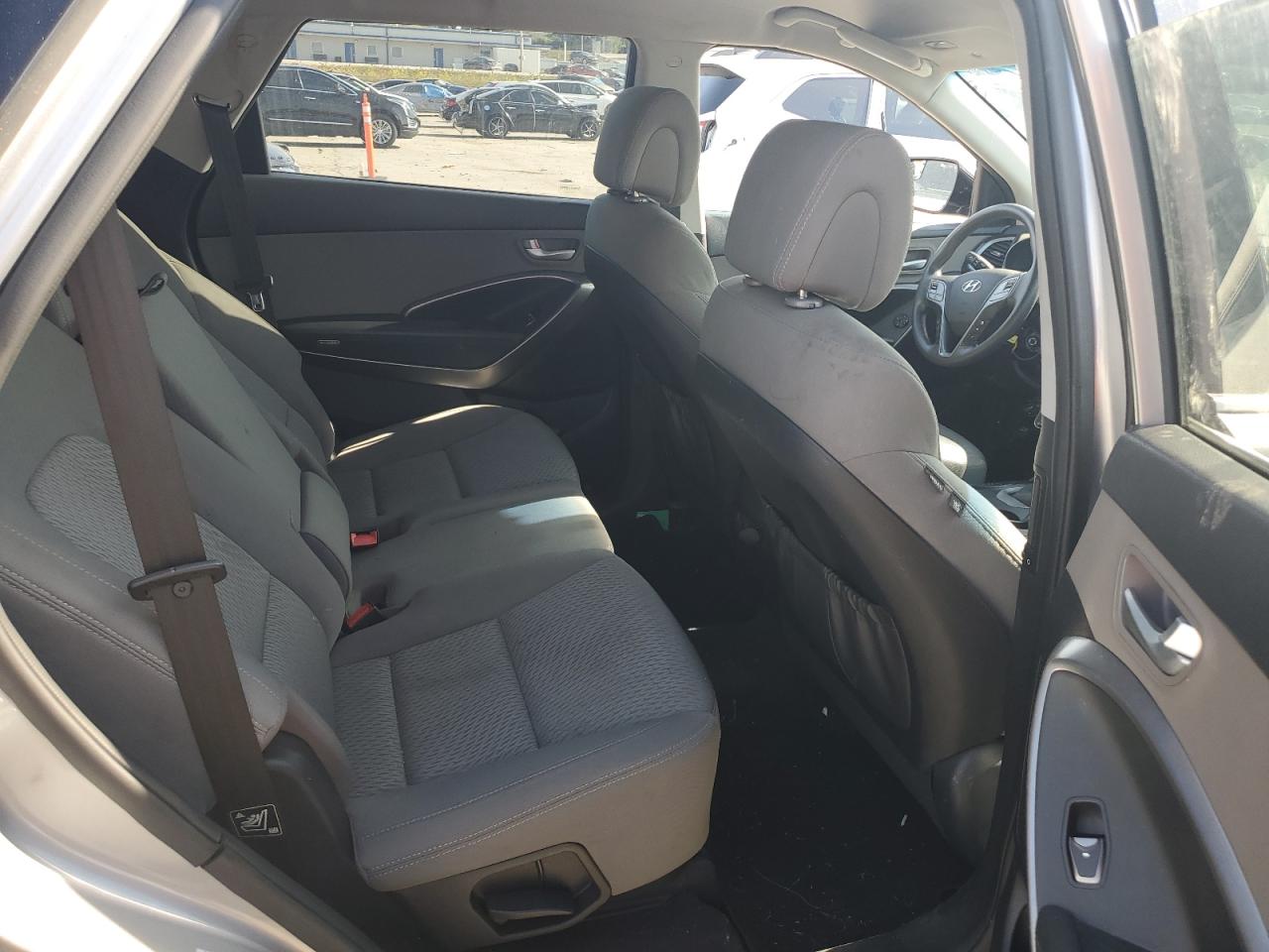 2017 Hyundai Santa Fe Se VIN: KM8SM4HF5HU232011 Lot: 81918865