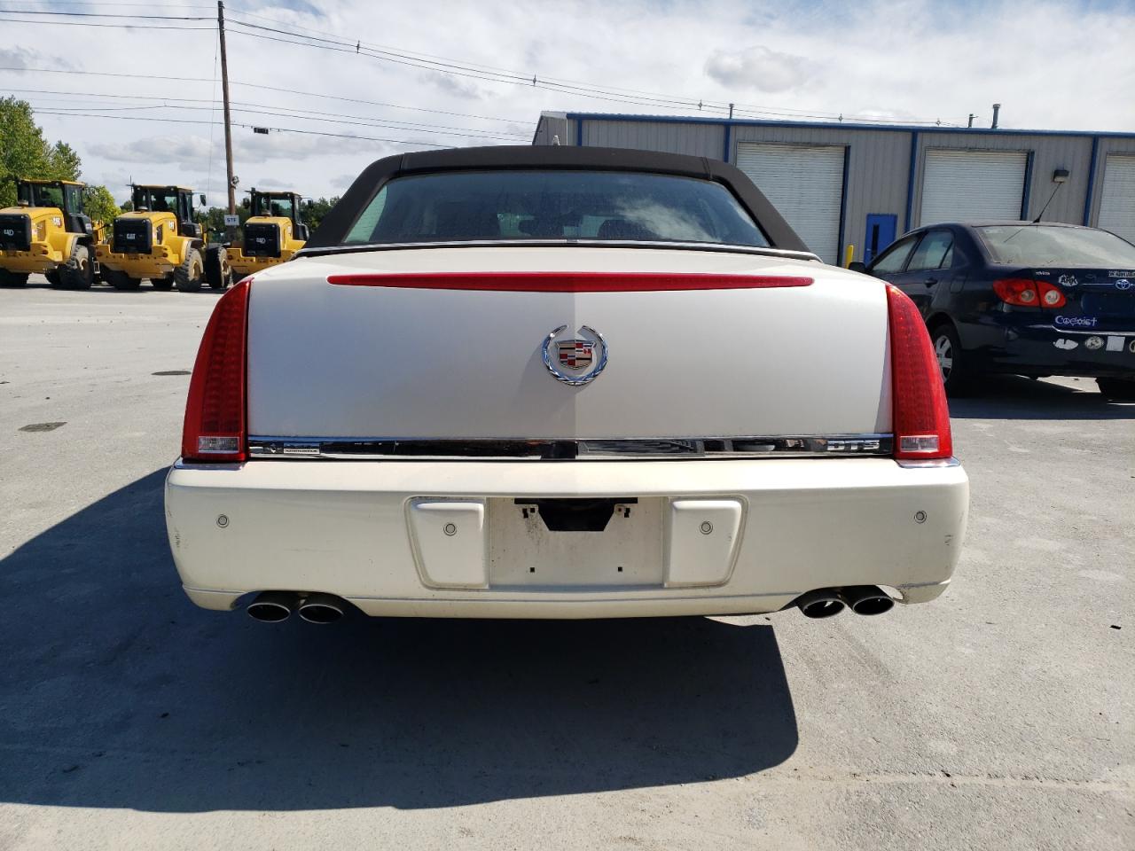 2011 Cadillac Dts Premium Collection VIN: 1G6KH5E68BU122700 Lot: 71135325