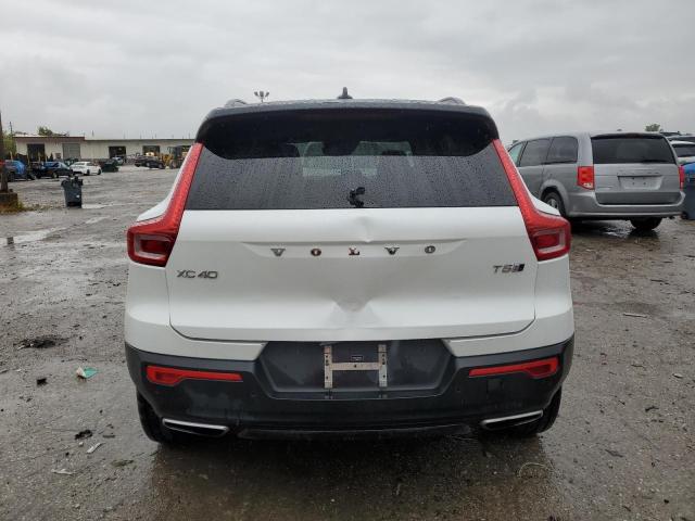  VOLVO XC40 2019 Белы