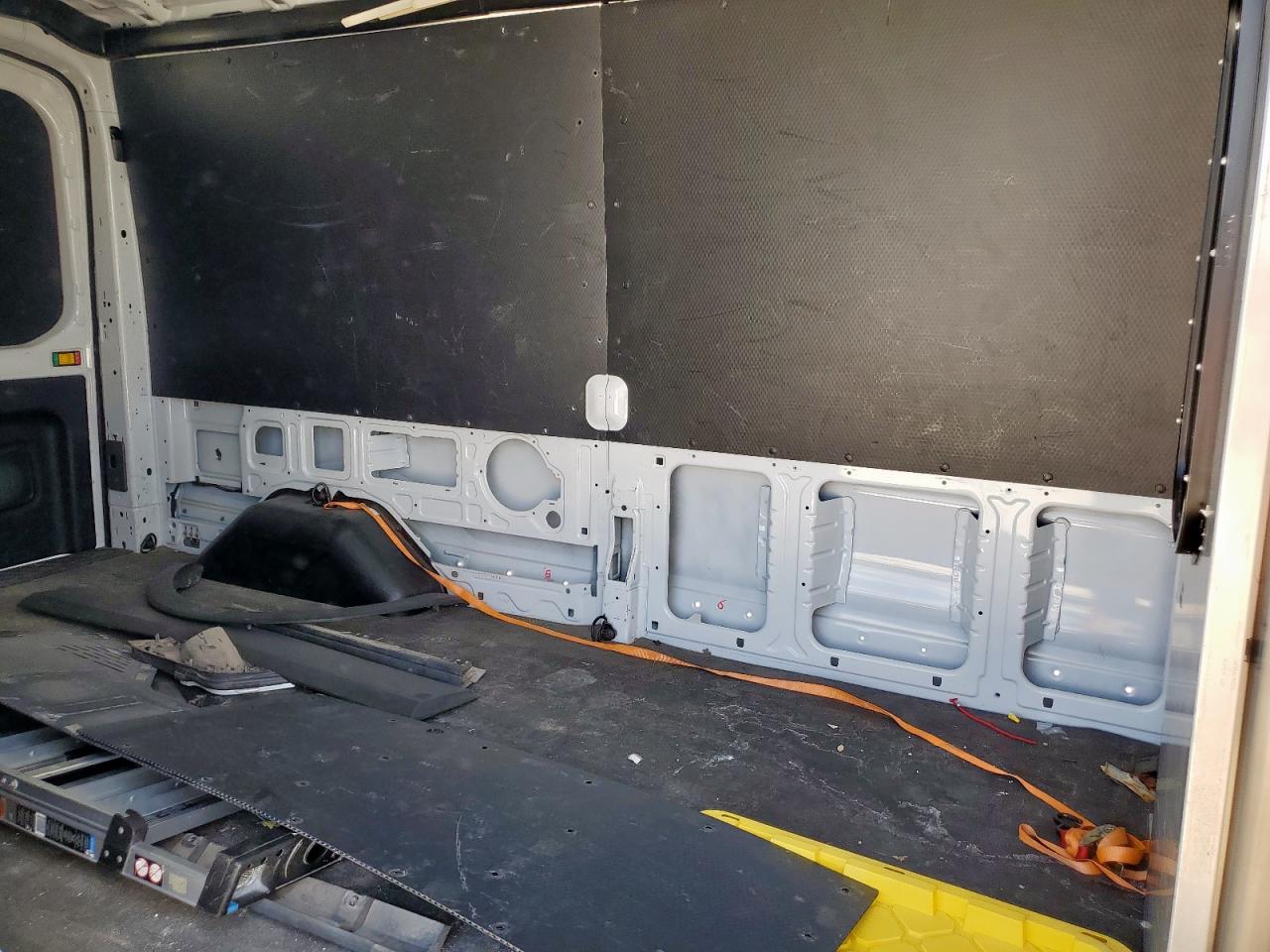 2020 Ford Transit T-250 VIN: 1FTBR1C80LKA21039 Lot: 71610075