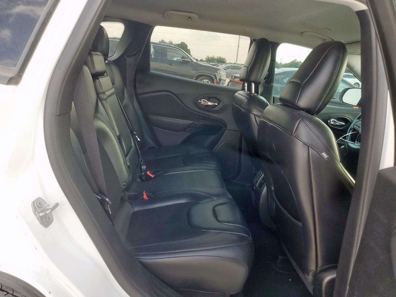 2019 Jeep Cherokee Latitude Plus VIN: 1C4PJLLN7KD376811 Lot: 71812785