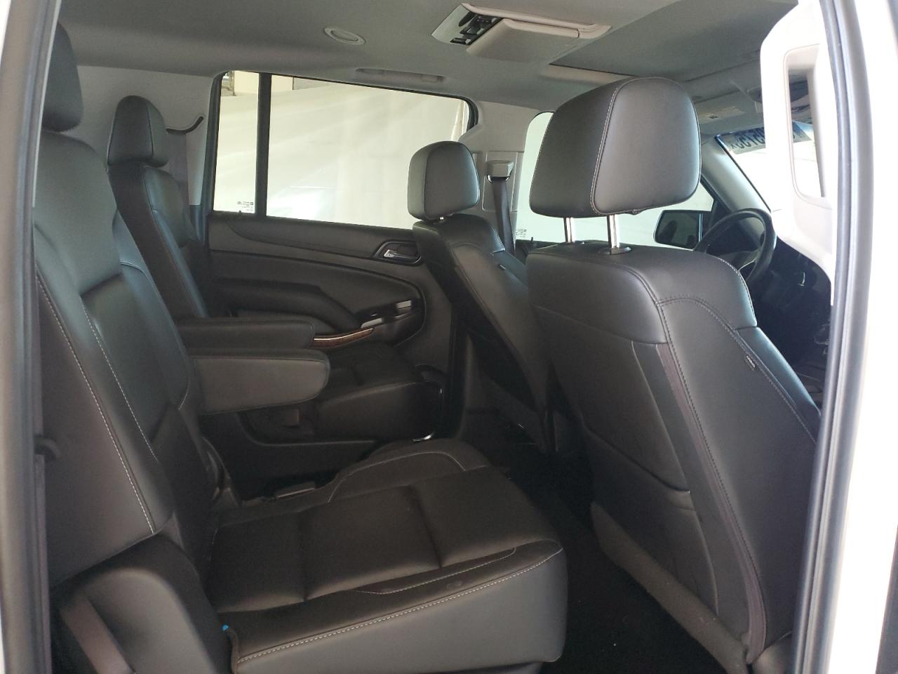 2017 Chevrolet Suburban K1500 Premier VIN: 1GNSKJKC3HR331914 Lot: 81595755