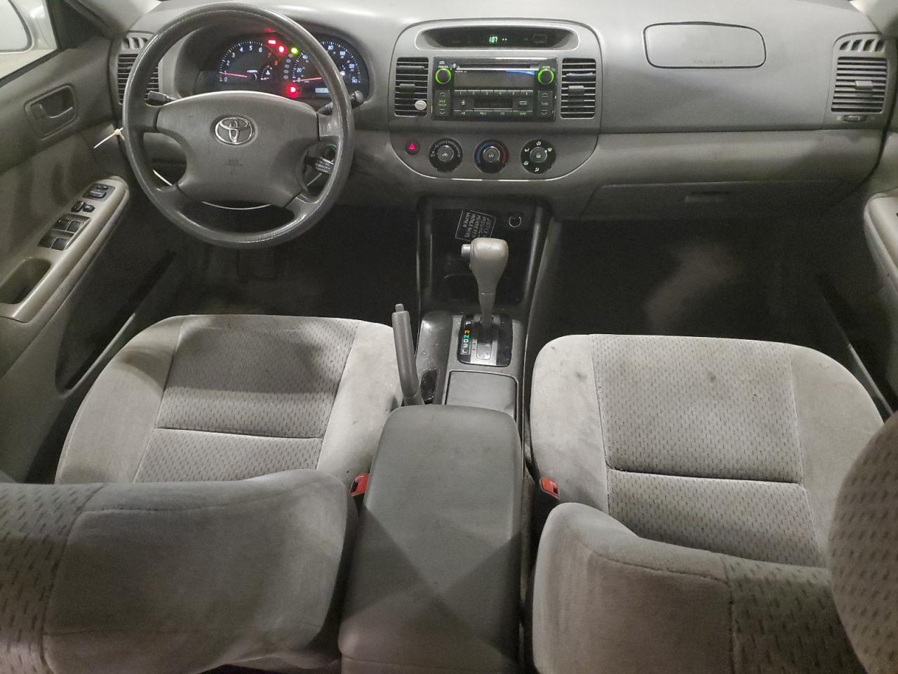 2004 Toyota Camry Le VIN: 4T1BE30K04U842943 Lot: 80728825