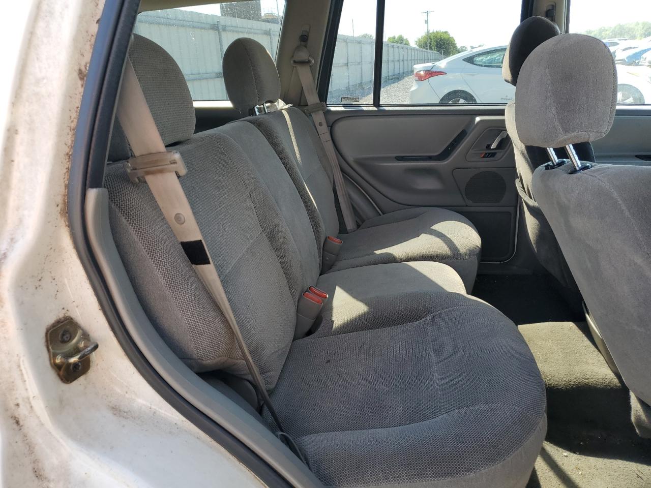 2000 Jeep Grand Cherokee Laredo VIN: 1J4G248S1YC329719 Lot: 71789605