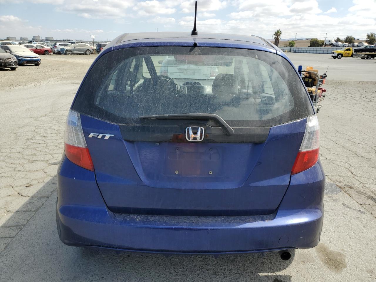 2011 Honda Fit VIN: JHMGE8H3XBC020527 Lot: 72086915