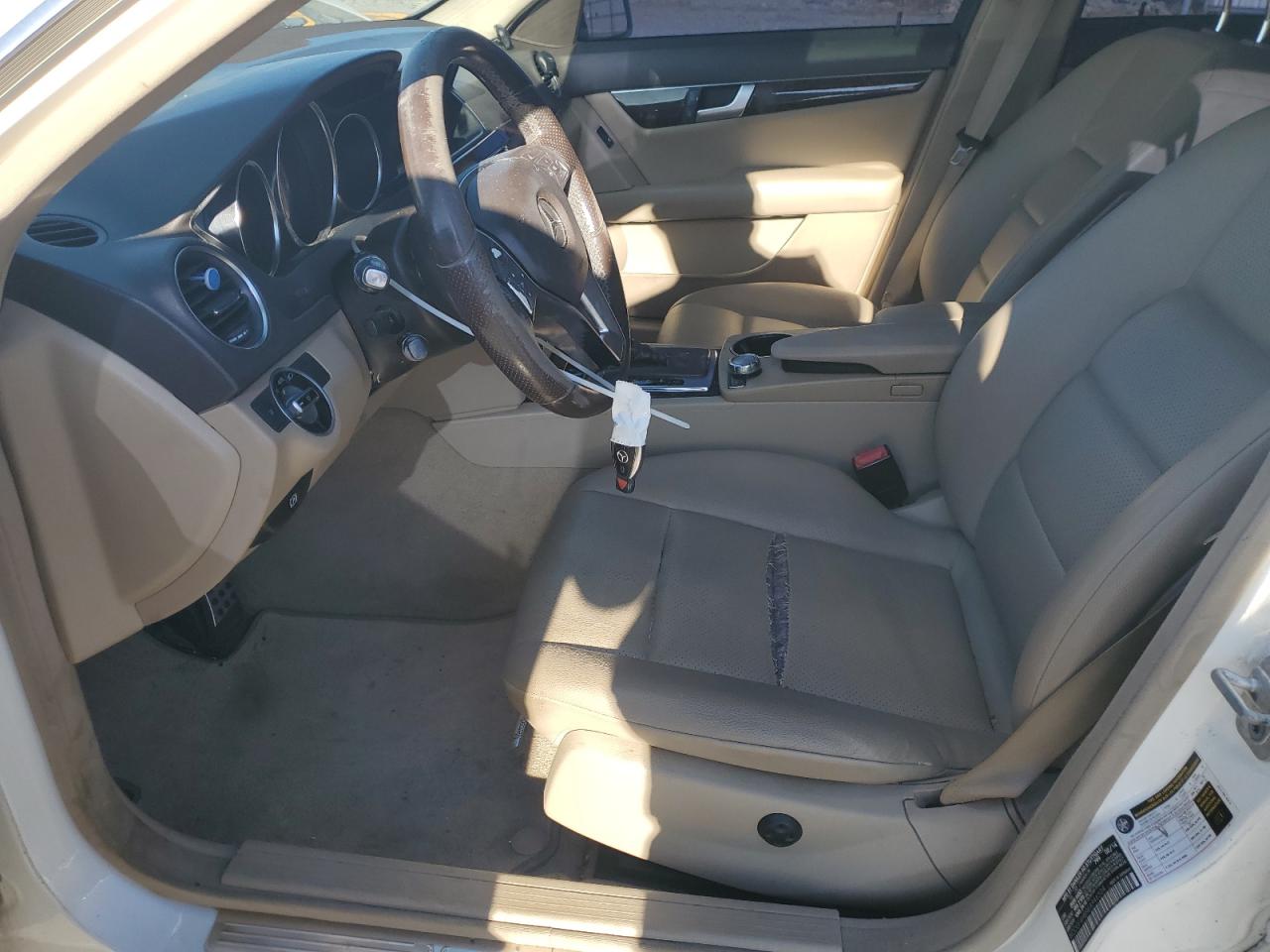 2014 Mercedes-Benz C 250 VIN: WDDGF4HB9EA946504 Lot: 70650115