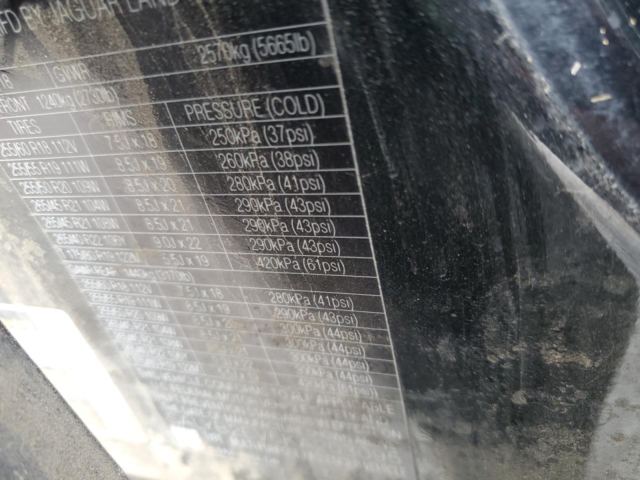 2019 Land Rover Range Rover Velar S VIN: SALYB2EV5KA203095 Lot: 82157545