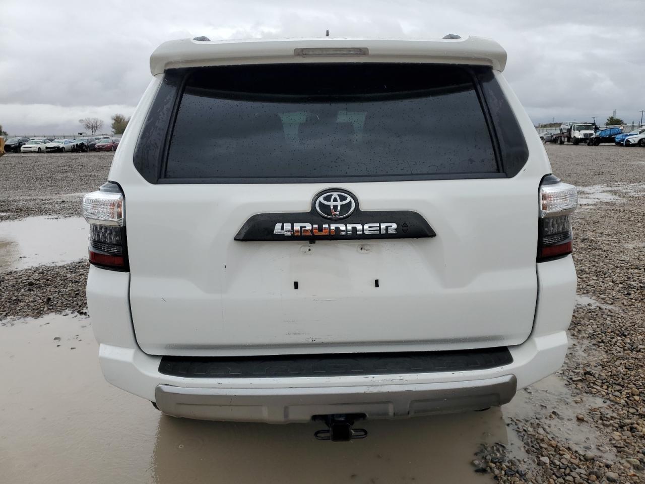 2020 Toyota 4Runner Sr5/Sr5 Premium VIN: JTEBU5JR6L5822747 Lot: 84813005