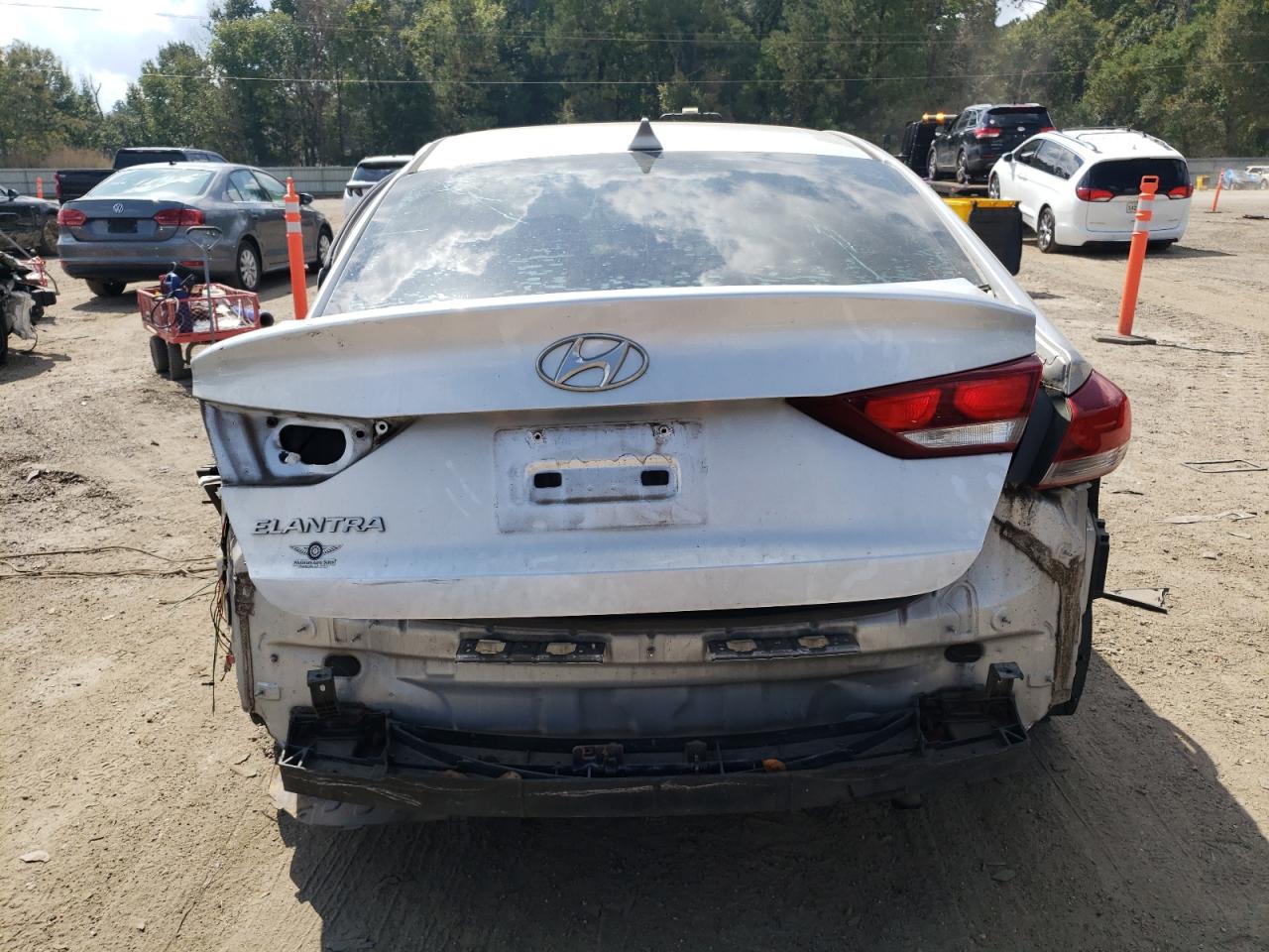 2017 Hyundai Elantra Se VIN: 5NPD74LF4HH199279 Lot: 82040025